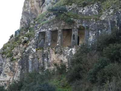 Ambarkaya Kaya Mezarı-(Sinop Arkeoloji Müzesi Müdürlüğü Arşivi)
