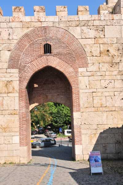 Hisar (Saltanat) Kapısı Osmangazi/Bursa, Bursa Valiliği arşivinden 2012 yılında alınmıştır.