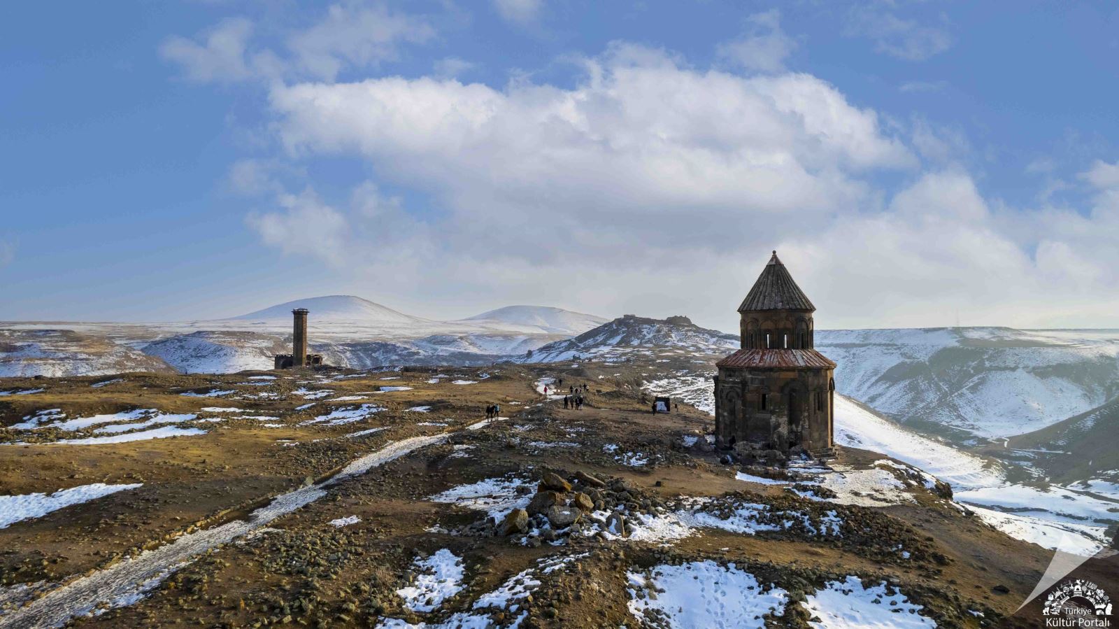 Kars_Ani_Wreck_Winter.jpg