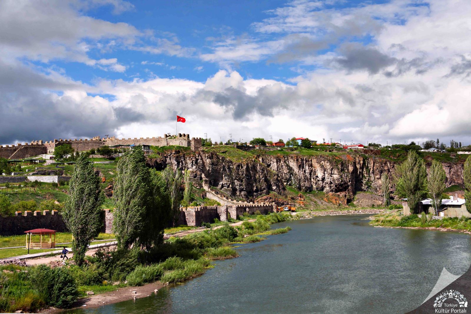 ardahan%20genel%20g%C3%B6r%C3%BCn%C3%BCm2%20ali%20murat%20coruk%202014%20kopya.jpg