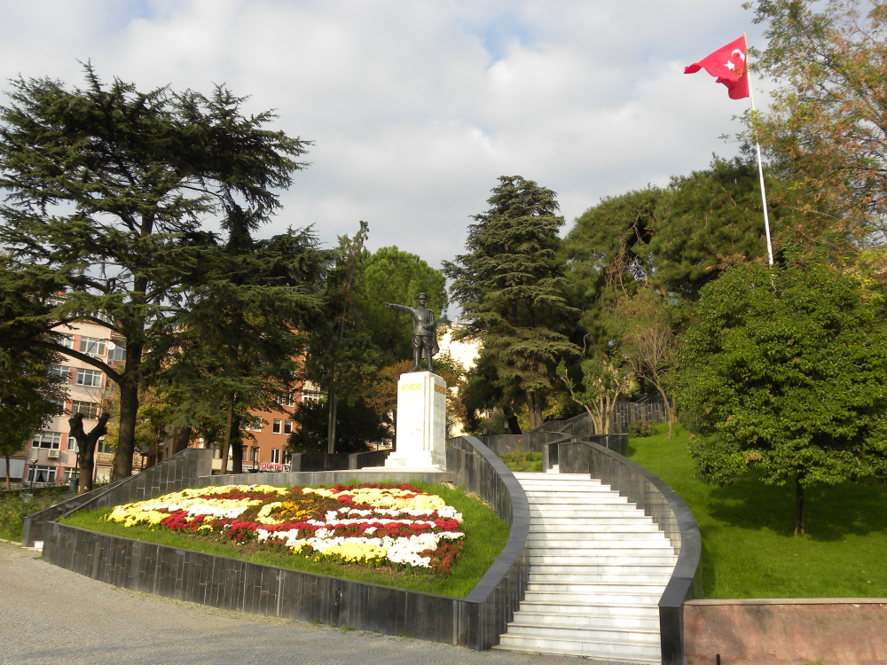 İzmi̇t Atatürk Heykeli̇ - Fotoğraf 2