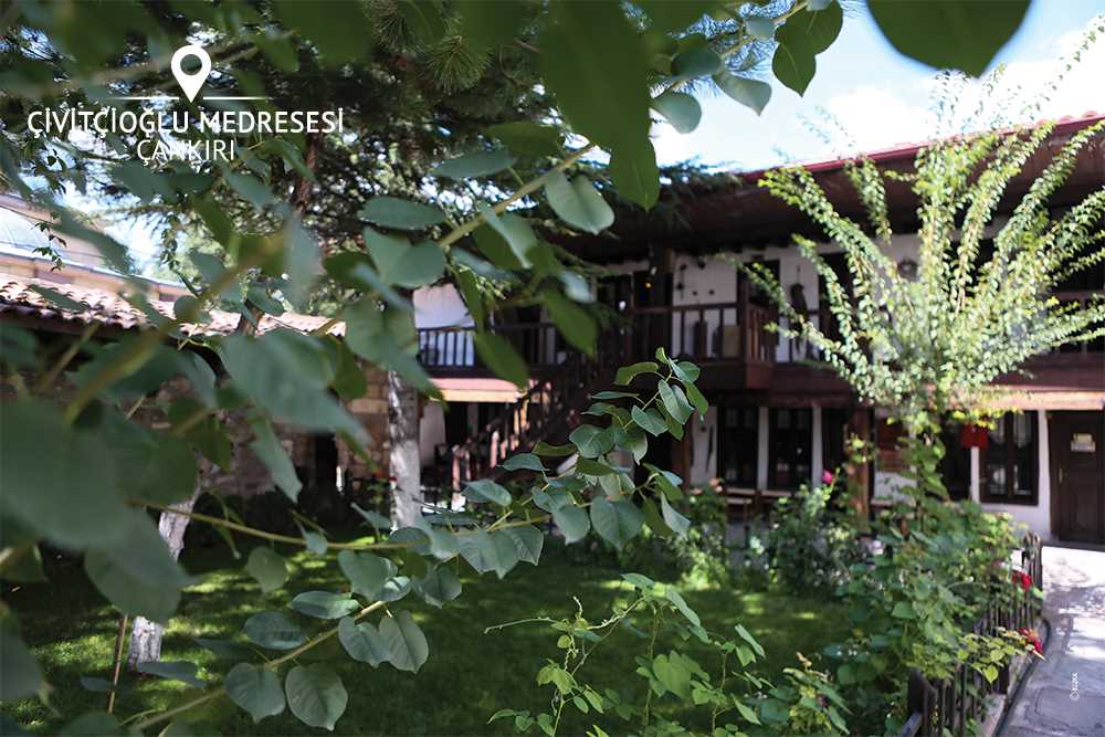ÇİVİTCİOĞLU MEDRESESİ