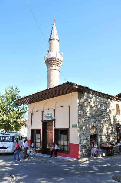 Üçkurnalar Veziri Camii Osmangazi/Bursa, Bursa Valiliği arşivinden 2012 yılında alınmıştır
