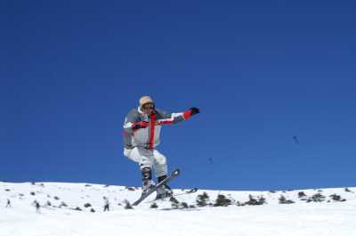 Zigana Turizm Merkezi
(Kayak Tesisleri)
Recep ERGİN
Arşivinden.