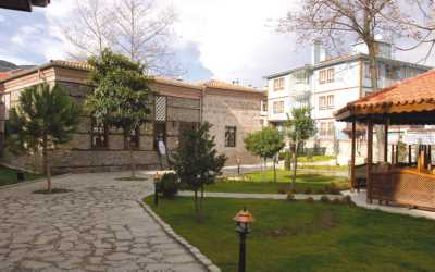 Haraççıoğlu Medresesi Osmangazi/Bursa, Bursa Valiliği arşivinden 2012 yılında alınmıştır.