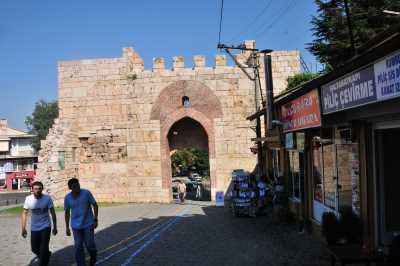Hisar (Saltanat) Kapısı Osmangazi/Bursa, Bursa Valiliği arşivinden 2012 yılında alınmıştır.