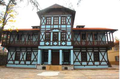 Harir Darü't-Talimi (İpekçilik Okulu) Yıldırım/Bursa, Bursa Valiliği arşivinden 2012 yılında alınmıştır.