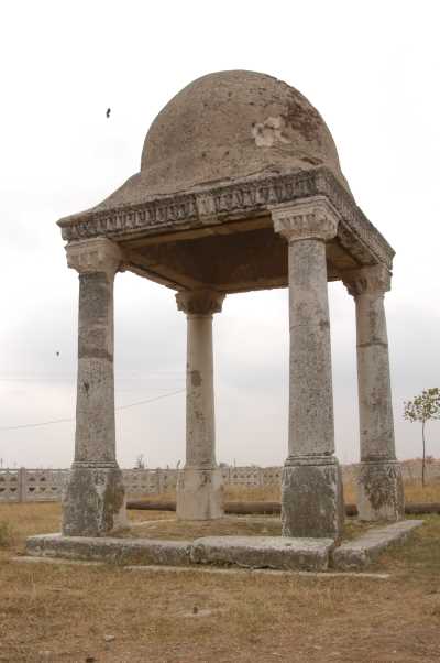 Karahıdır Anıtı