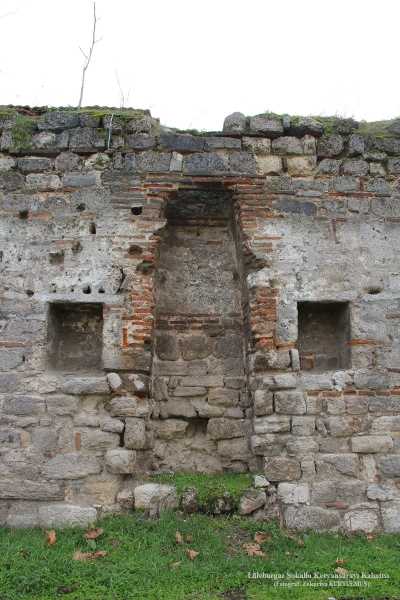 Lüleburgaz Sokullu Mehmet Paşa Kervansarayından günümüze kalan iç duvar kalıntısı. 