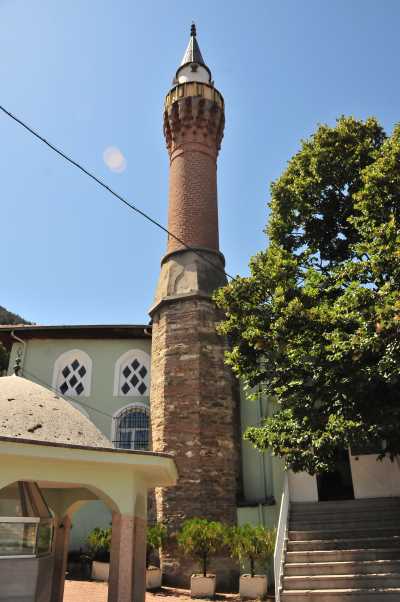 Üç Kuzular (Üç Kozlar) Camii Osmangazi/Bursa, Bursa Valiliği arşivinden 2012 yılında alınmıştır.