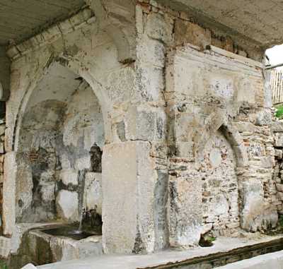 Baş Mahalle Çeşmesi