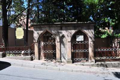 Hacı İvaz Paşa Türbesi Osmangazi/Bursa, Bursa Valiliği arşivinden 2012 yılında alınmıştır.