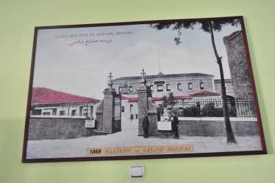 Mekteb-i Sanayi Tophane Meslek Lisesi Osmangazi/Bursa, Bursa Valiliği arşivinden 2012 yılında alınmıştır.