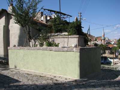 DEDEBAŞI (KARADEDE) TÜRBESİ