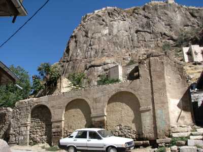 ERMENİ KİLİSE KALINTISI