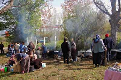 Keşkeklerin Pişirilmesi-(Sinop İl Kültür ve Turizm Müdürlüğü Arşivi)