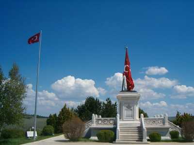 Şehit Sancaktar Mehmetçik Anıtı 