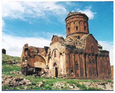Tigran Honents (Resimli) Kilise Fotoğraf: Kültür ve Turizm Müdürlüğü