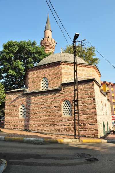 Yiğit Köhne Camii Osmangazi/Bursa,Bursa Valiliği arşivinden 2012 yılında alınmıştır.