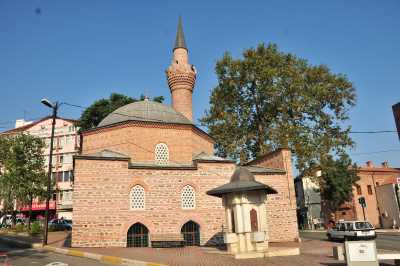 Yiğit Köhne Camii Osmangazi/Bursa, Bursa Valiliği arşivinden 2012 yılında alınmıştır.