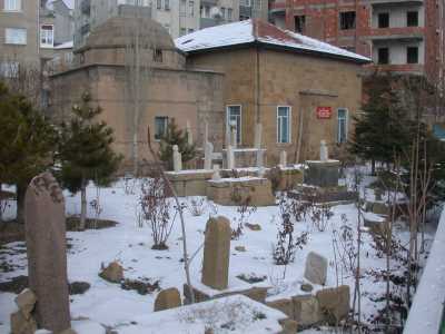 Kemali Ümmi Türbesi