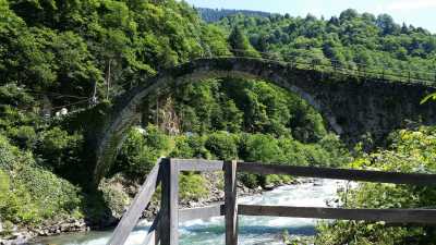 Şenyuva köprüsü Kaynak: Rize İl Kültür ve Turizm Müdürlüğü Fotoğraf Arşivi