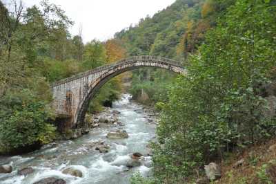 Kulaber ( Aşağı Durak) Köprüsü Kaynak: Rize İl Kültür ve Turizm Müdürlüğü Fotoğraf Arşivi
