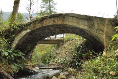 Eski Armutluk Küçük Köprü Kaynak: Rize İl Kültür ve Turizm Müdürlüğü Fotoğraf Arşivi