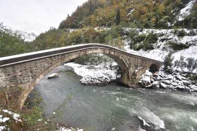 Kadıköy (Örenkit) Köprüsü Kaynak: Rize İl Kültür ve Turizm Müdürlüğü Fotoğraf Arşivi