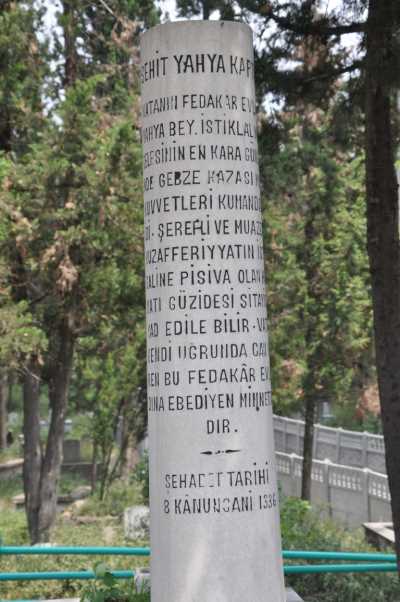 Yahya Kaptan Anıt Mezarı