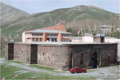 HÜSREV PAŞA (PAPŞİN ) HANI