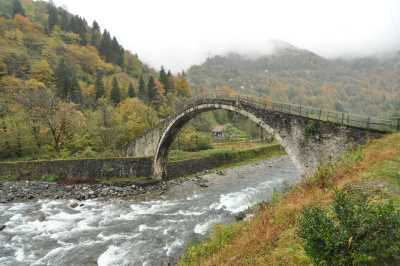 Şenyuva Köprüsü Kaynak: Rize İl Kültür ve Turizm Müdürlüğü Fotoğraf Arşivi