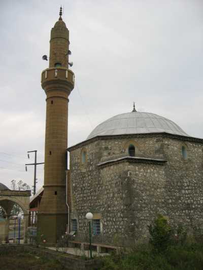 İslampaşa (Kurşunlu) Camisi 
Kaynak: Rize İl Kültür ve Turizm Müdürlüğü Fotoğraf Arşivi