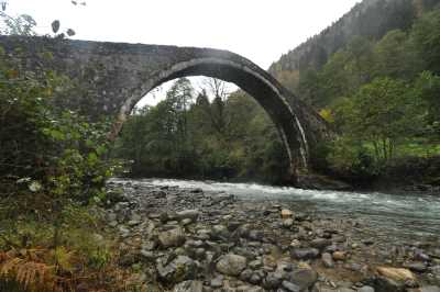 Ortan Köprüsü Kaynak: Rize İl Kültür ve Turizm Müdürlüğü Fotoğraf Arşivi