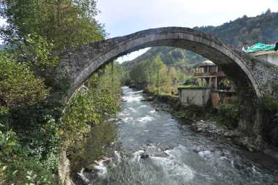 Çağlayan Köprüsü Kaynak: Rize İl Kültür ve Turizm Müdürlüğü Fotoğraf Arşivi