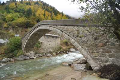 Dereköy Köprüsü Kaynak: Rize İl Kültür ve Turizm Müdürlüğü Fotoğraf Arşivi