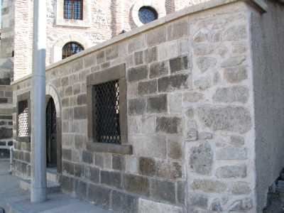 AKMESCİT CAMİİ-ÇEŞMESİ VE HACI HAMZABEY MEZARI