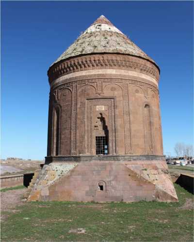 BİTLİS-AHLAT-ULU KÜMBET    (USTA ŞAKİRT)