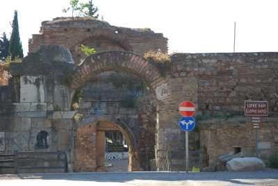 İznik Kalesi ve Surlar, Bursa Valiliği arşivinden 2012 yılında alınmıştır.
