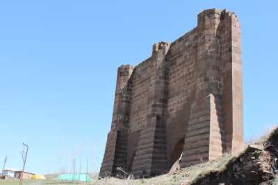 AHLAT-BEZİRHANE