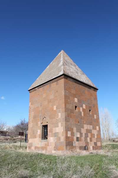 AHLAT-ŞEYH NECMETTİN KÜMBETİ