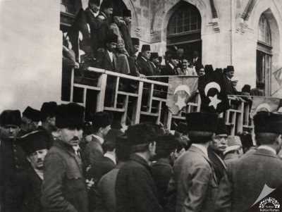 Atatürk Birinci Meclis Açılış Töreninde