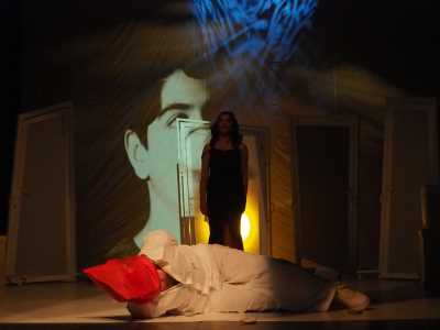 GEÇMİŞTEN GELEN KADIN