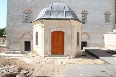 Hacı İzzet Paşa Türbesi