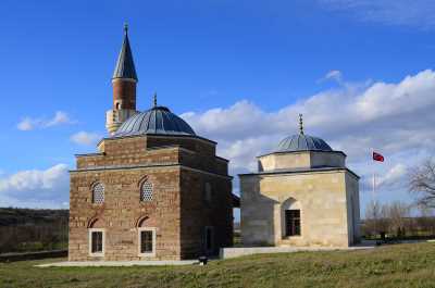 Gazi Turhan Bey Camii ve Türbesi