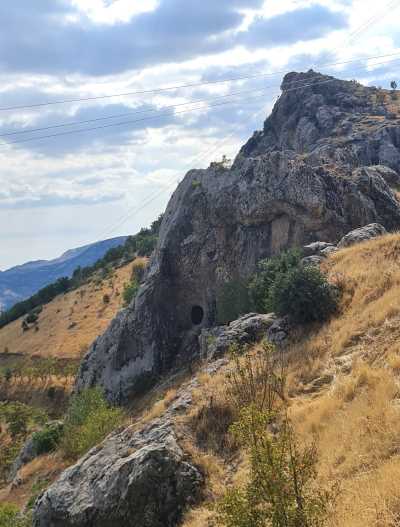 Çataklı Kaya Mezarı