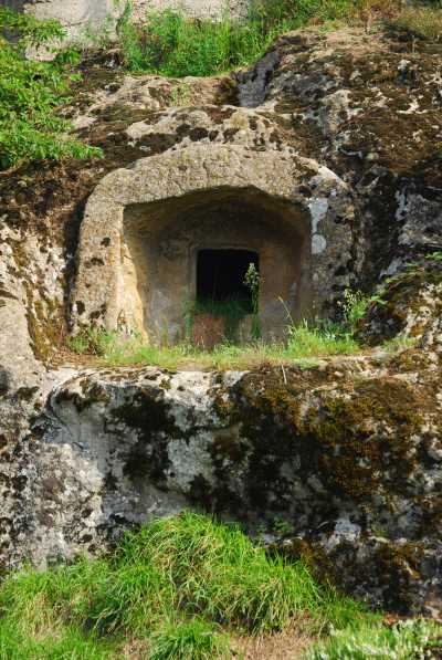 Sucuali Kaya Mezarı