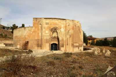 Mama Hatun Külliyesi