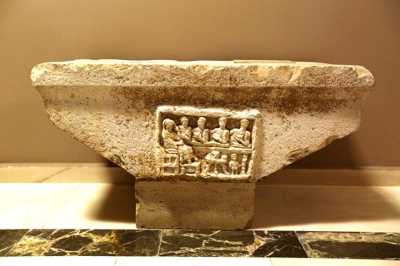 Antalya Elmalı Müzesi, Mezar Sunusu