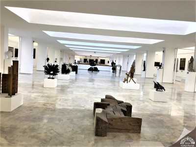 Müze teşhir salonu